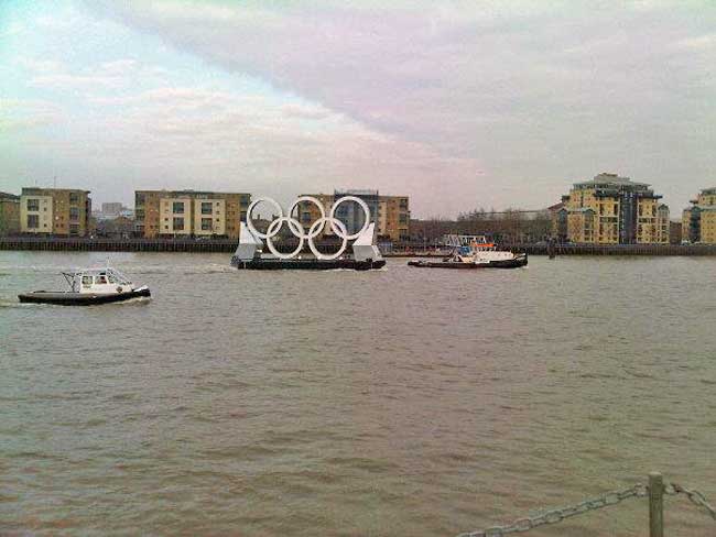 Shot across the Thames